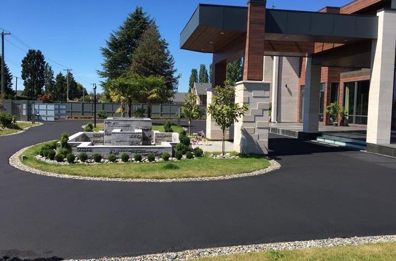 How is Asphalt The Best Residential Driveway Paving Option in Toronto?