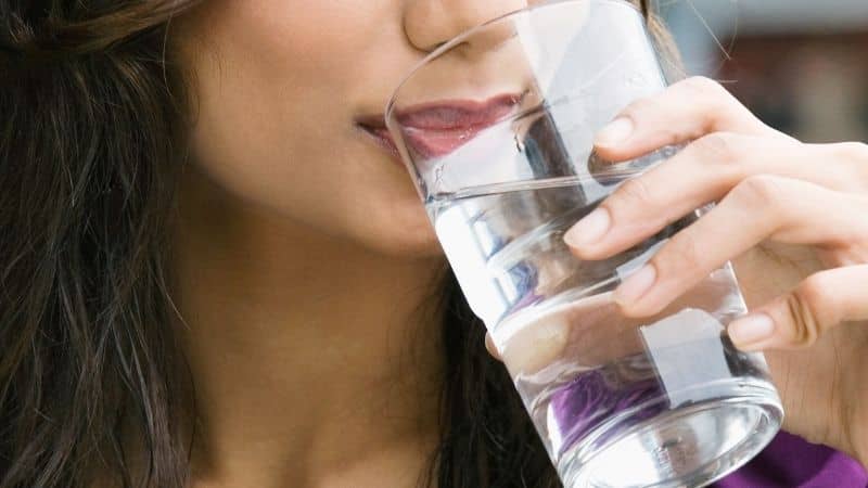 drinking water to lose weight.